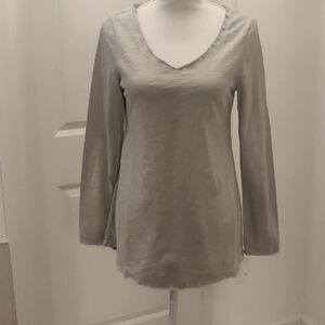 New! Flowy long sleeve v neck top by Neon Buddha XS